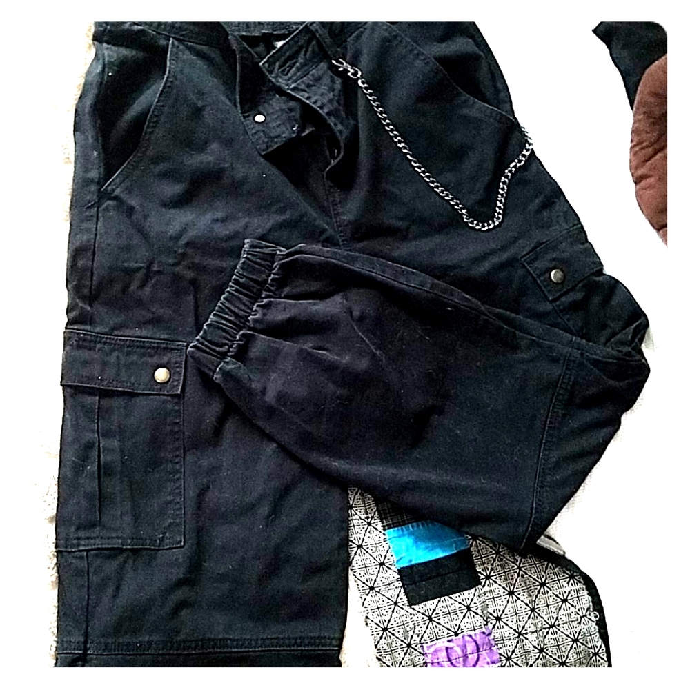 size medium WILD FABLE baggy cargo pants w/ chain